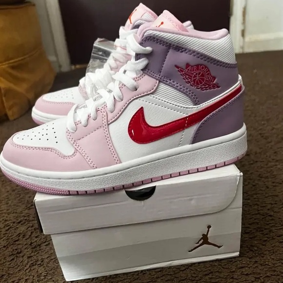 Nike Jordan 1 MID - Picture 2 of 5